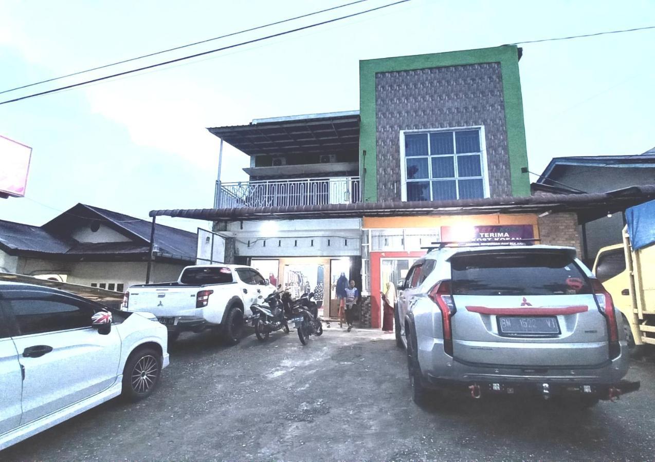 Oyo 93206 Penginapan Budi Syariah Hotel Pekanbaru Ngoại thất bức ảnh