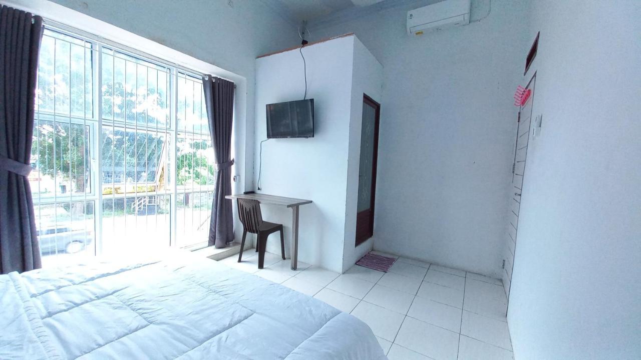 Oyo 93206 Penginapan Budi Syariah Hotel Pekanbaru Ngoại thất bức ảnh